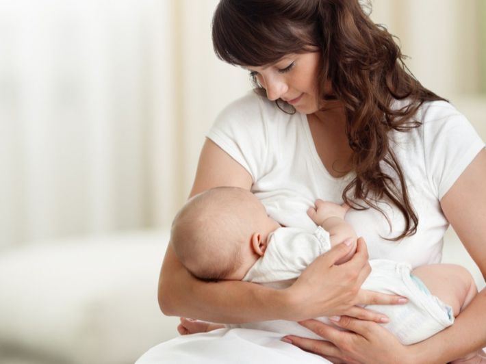 الطريقة الصحيحة لإرضاع الطفل وما هي مدة الرضاعة الطبيعية